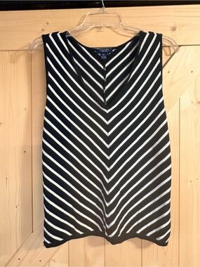 Chaps Black & White V-Neck Striped Sleeveless Lightweight Knit Top